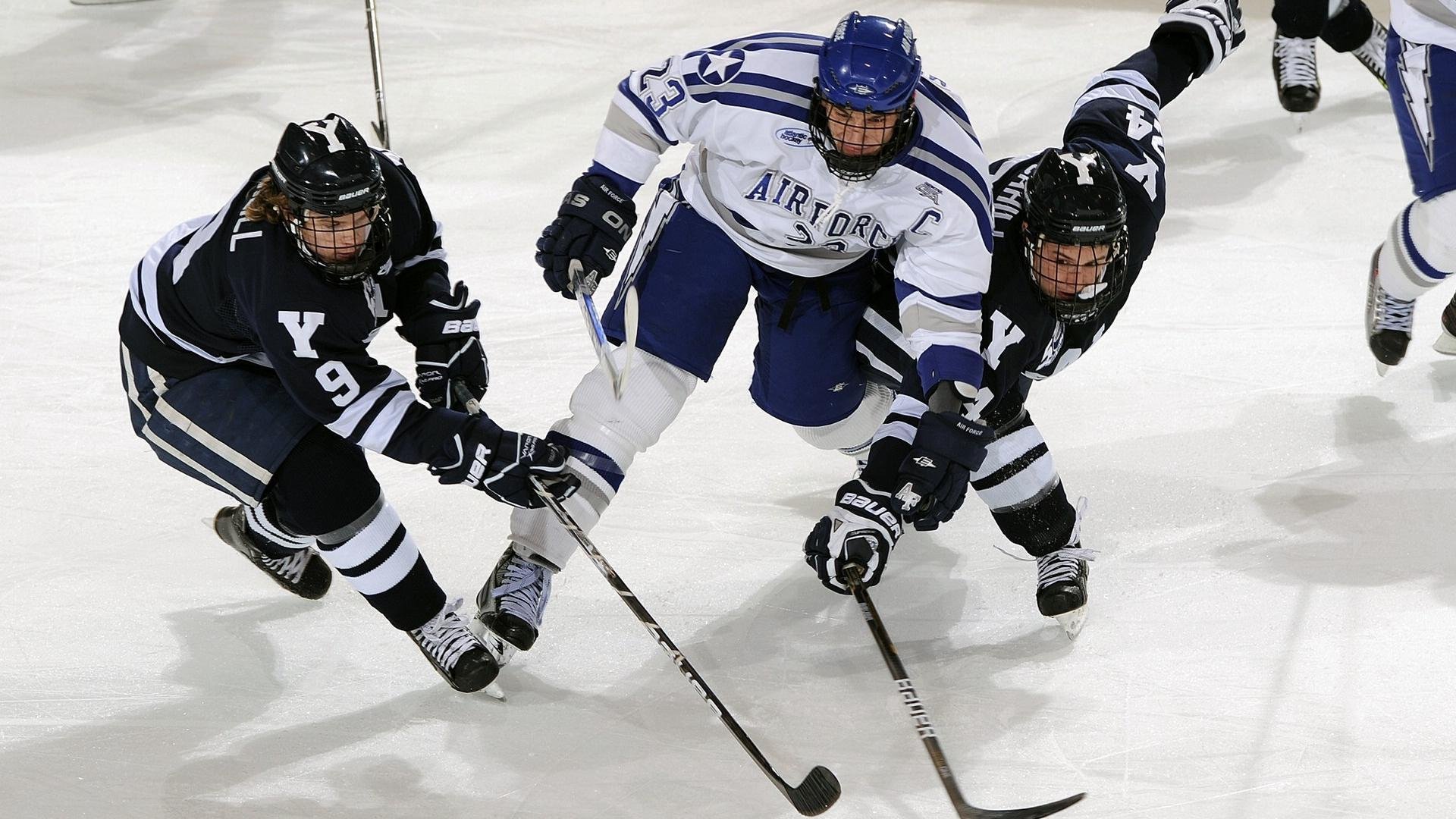 世界杯：警方提醒“看球莫燃放烟花爆竹” 保障城市安全